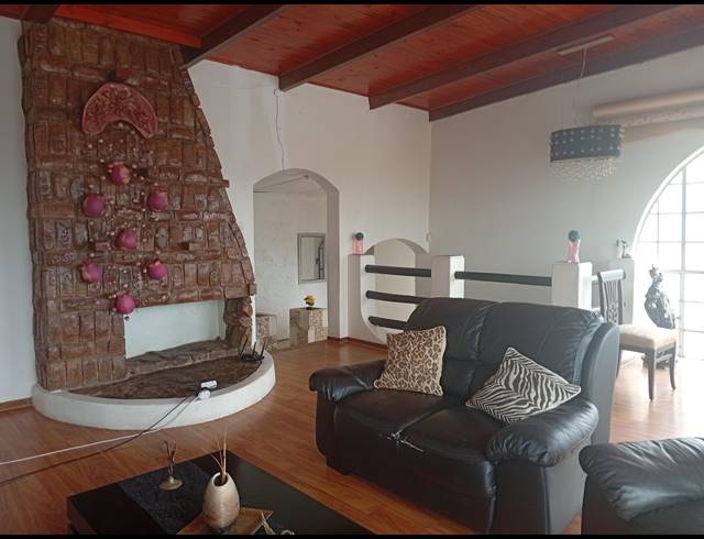 3 BEDROOM HOUSE FOR SALE IN MOUNTAIN VIEW